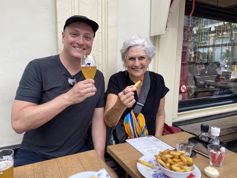 Amsterdam Private Tour - Tasting Dutch apple pie, fries and local beer