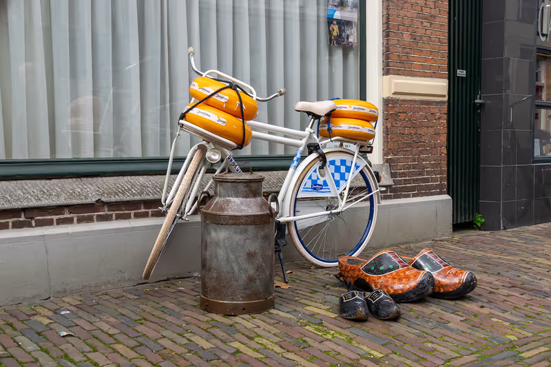 Amsterdam Private Tour - Dutch cheese on a bike with wooden clogs