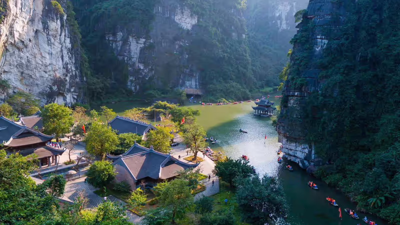Hanoi Private Tour - Trang An