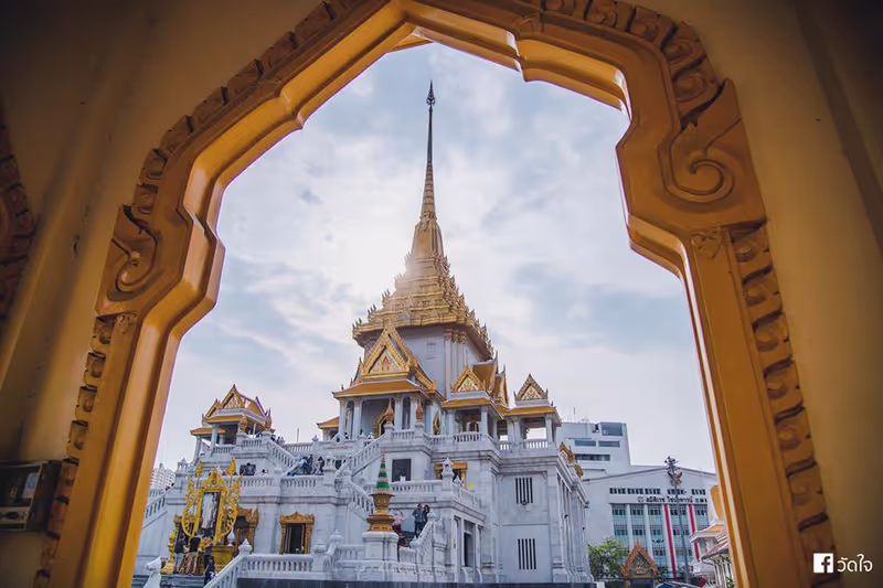 Bangkok Private Tour - Wat Tri Mitr