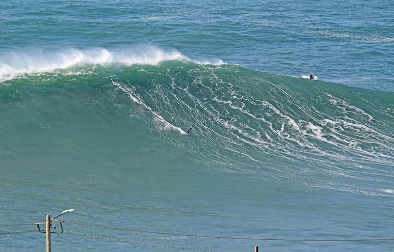 Lisbon Private Tour - Watch the big waves mostly from October to April