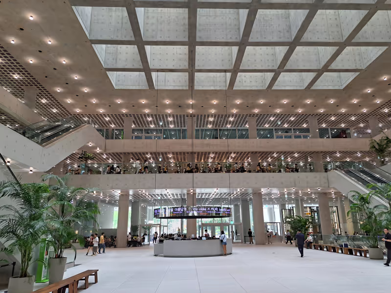 Seoul Private Tour - Amorepacific Headquarters Building