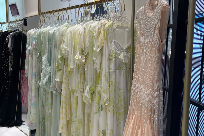 Shenzhen Private Tour - Clothes Wholesale Market