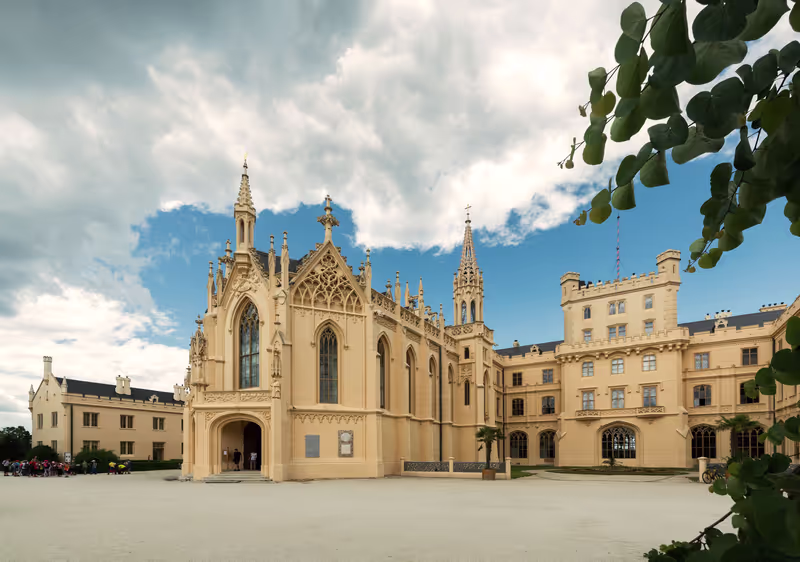 Prague Private Tour - Peaceful lakes and romantic bridges in the park.
