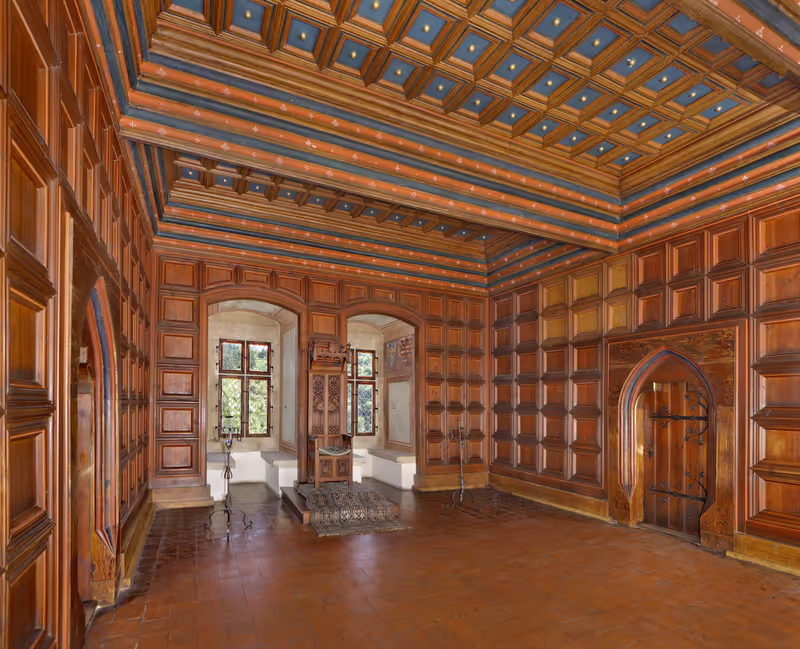 Prague Private Tour - Houses precious historical treasures.
