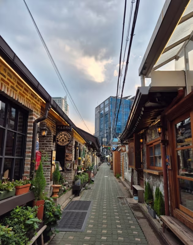 Seoul Private Tour - Ikseon-dong