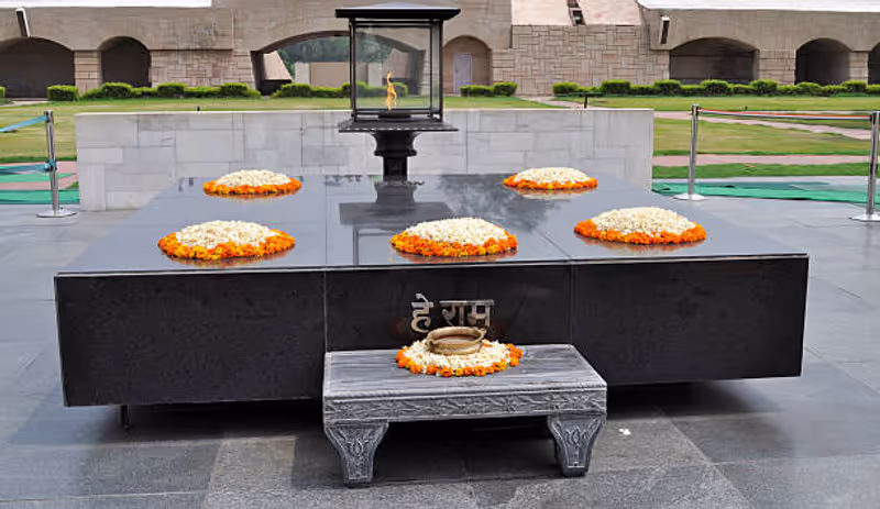 Delhi Private Tour - Raj Ghat The Cremation place of Mahatma Gandhi.