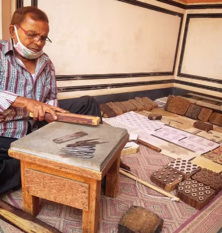 Jaipur Private Tour - Artist carving a block for printing