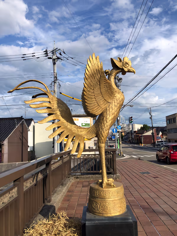 Toyama Private Tour - Kanayamachi old town, Bronze statue