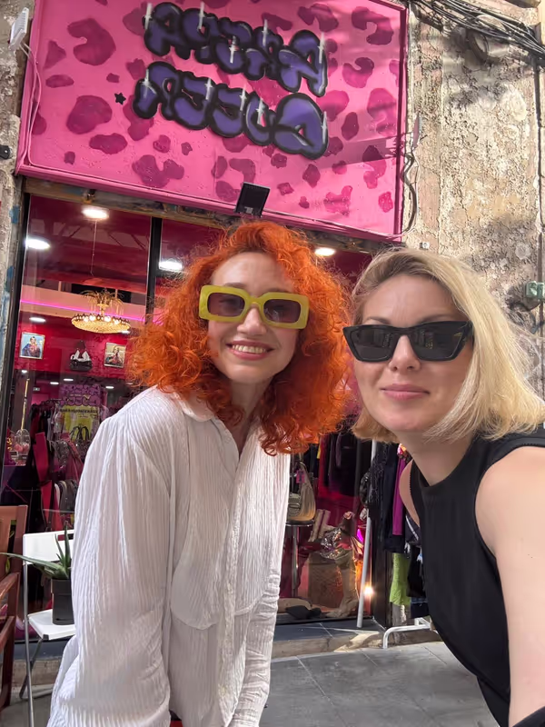Barcelona Private Tour - With happy client in the street of vintage