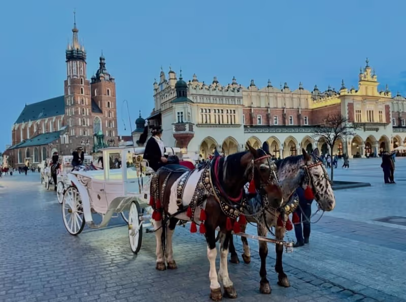 Budapest Private Tour - Krakow old town