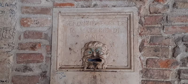 Vicenza Private Tour - Secret complaints in Basilica Palladiana