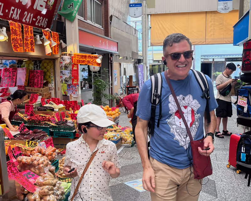 Kyoto Private Tour - Guests recording the sounds of a shopping street