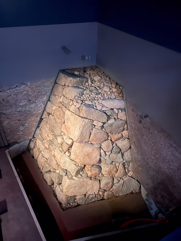 Osaka Private Tour - Stone wall museum