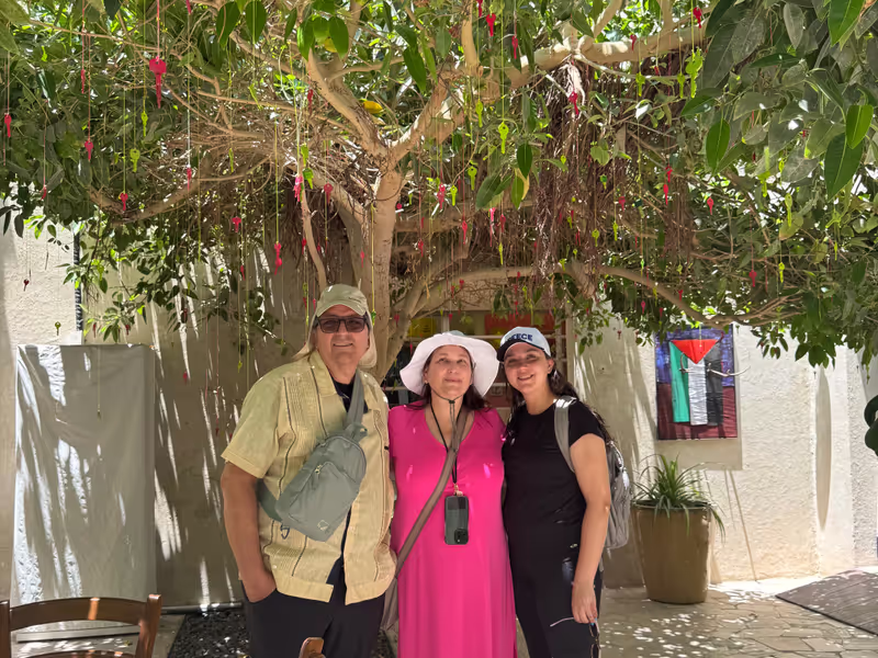 Dubai Private Tour - Art gallery