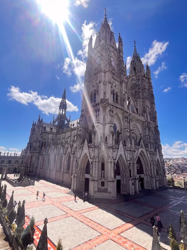 Quito Private Tour - Basilica del voto nacional.