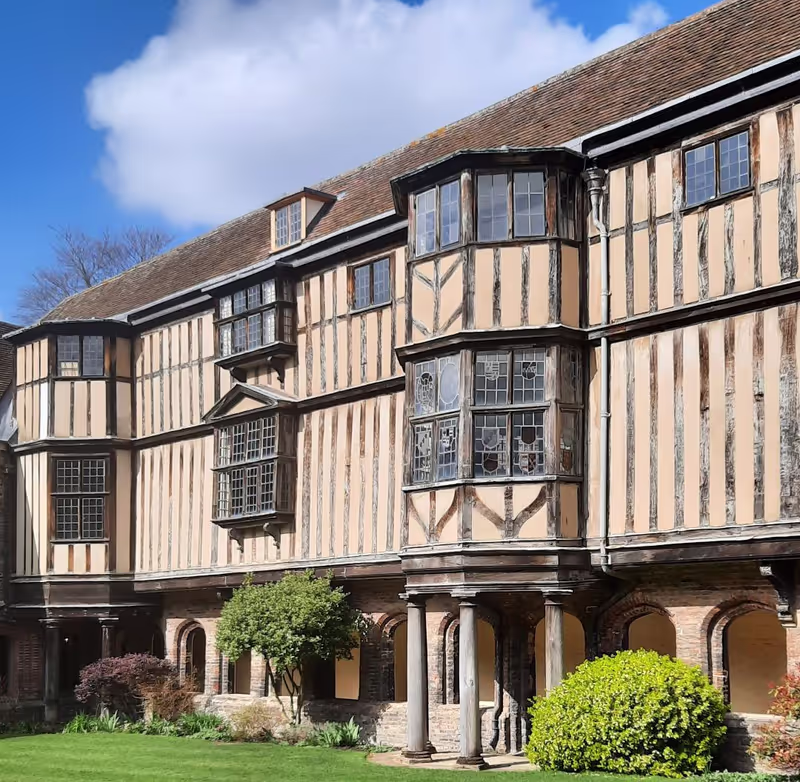 Cambridge Private Tour - Queens' College
