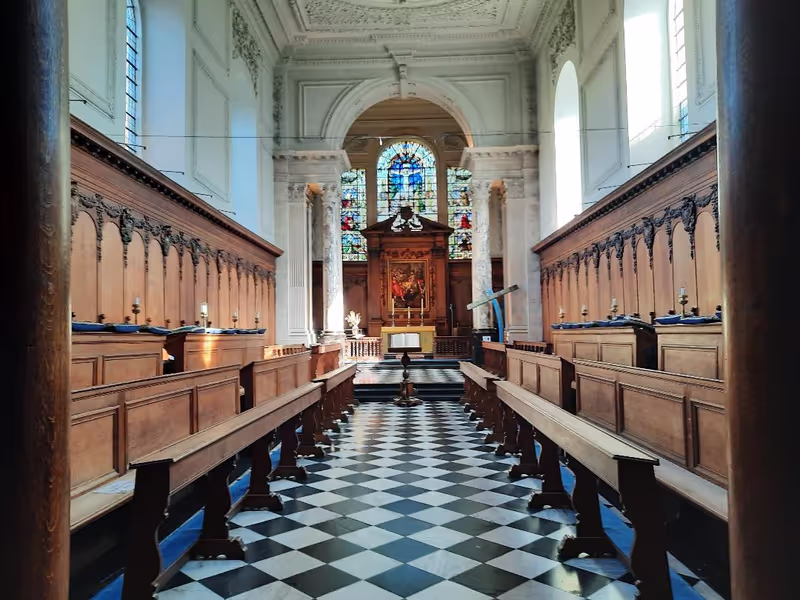 Cambridge Private Tour - Pembroke College Chapel