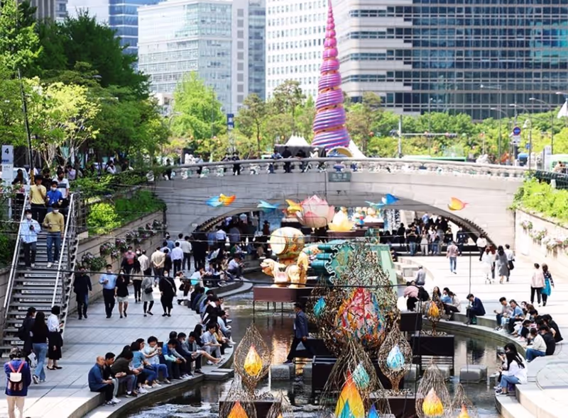 Seoul Private Tour - Restored Cheonggye-cheon Stream