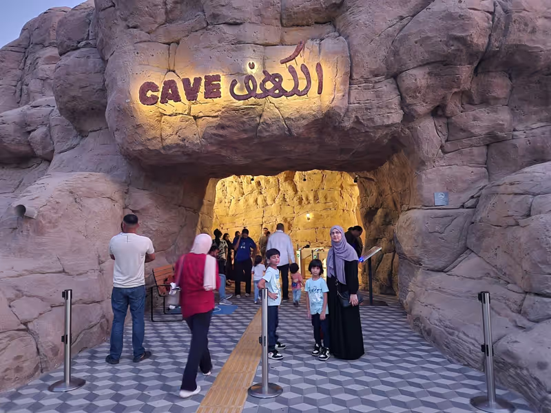 Dubai Private Tour - Photo Stop at Zabeel park