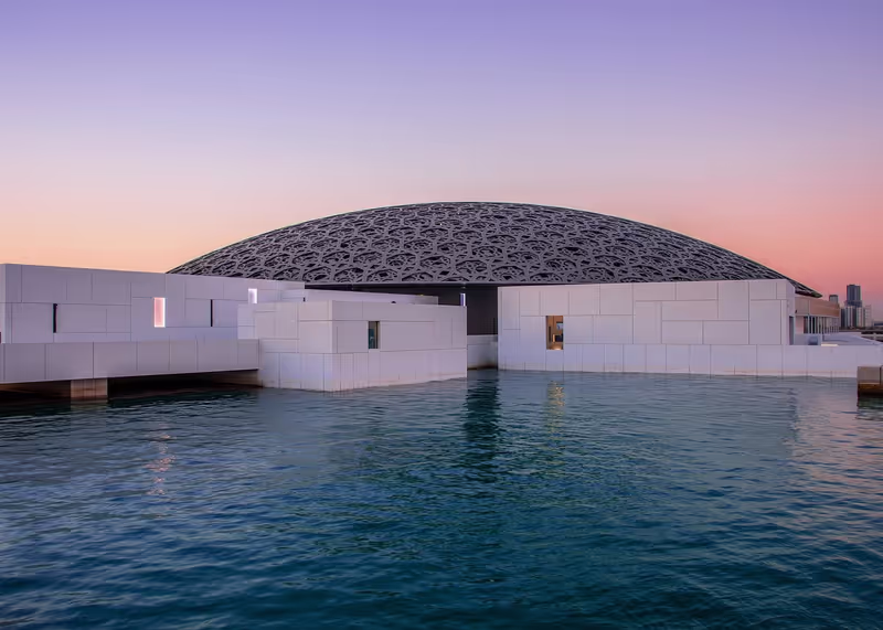 Dubai Private Tour - LOUVRE 03