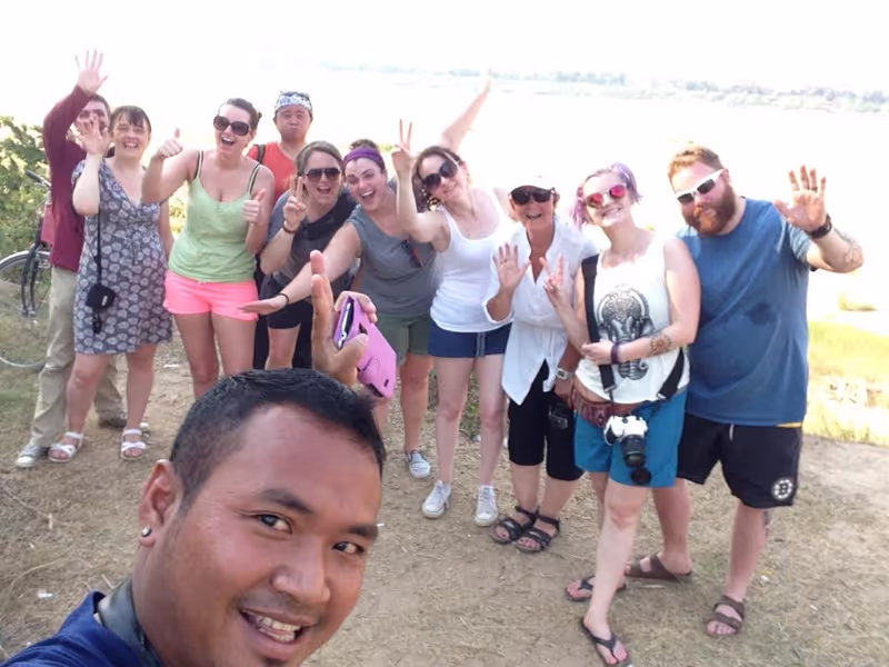 Phnom Penh Private Tour - Happy moments with amazing travelers