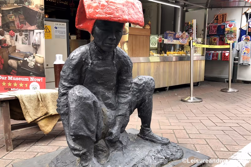 Singapore Private Tour - sculpture of Samsui women