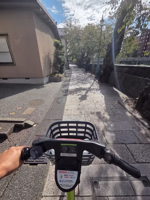 Kanazawa Private Tour - On the Way with the e-bike