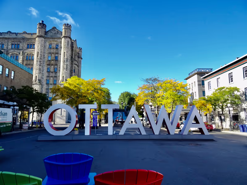 Ottawa Private Tour - The OTTAWA sign