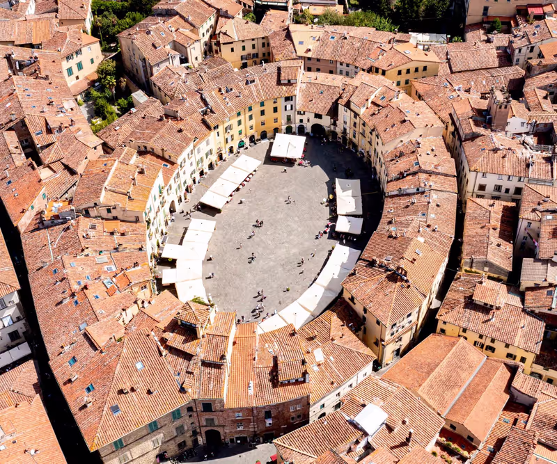 Florence Private Tour - Lucca - Piazza dell'Anfiteatro