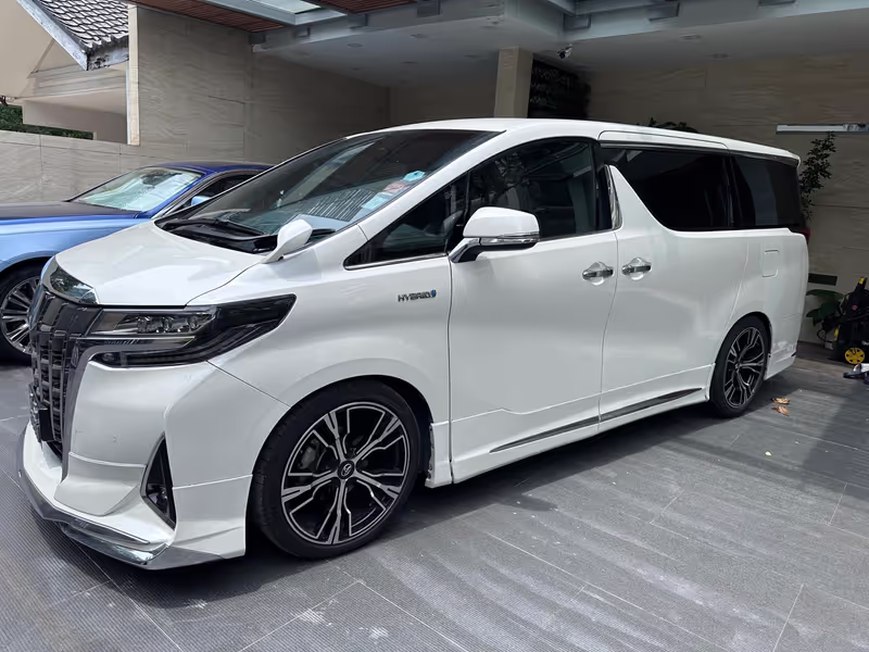 Singapore Private Tour - Toyota Alphard Hybrid 2.5