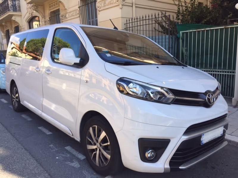 Nice Private Tour - My Toyota proace 2023 van