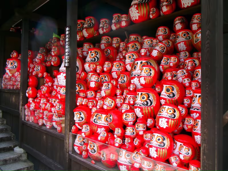 Osaka Private Tour - Daruma