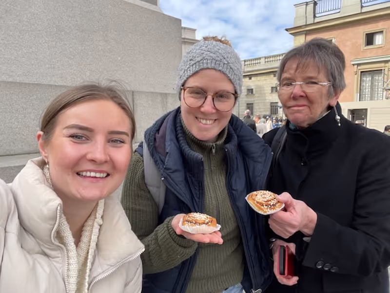 Stockholm Private Tour - Cinnamon bun break!