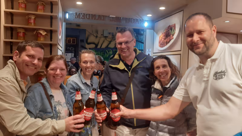 Naples Private Tour - Cheers with Italian beer