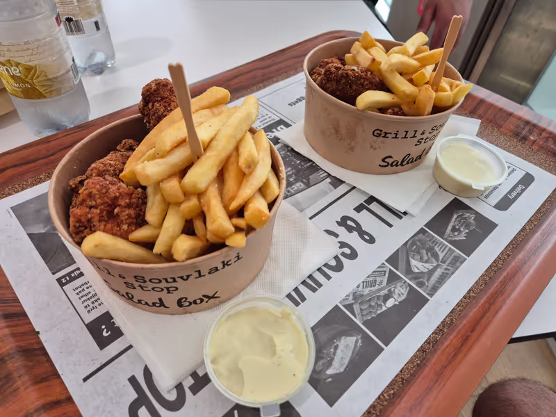 Amsterdam Private Tour - Crispy fried chicken with golden fries