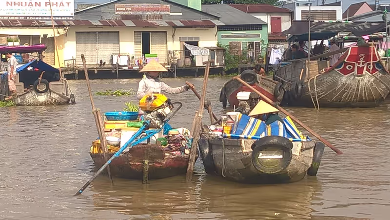 Ho Chi Minh Private Tour - Floating market