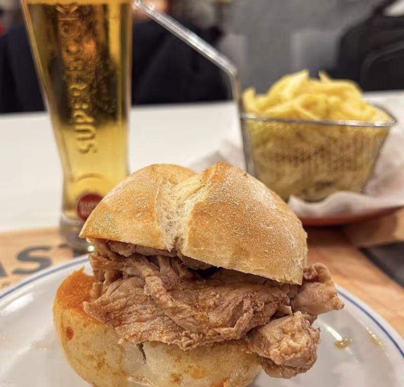 Lisbon Private Tour - Biafana and local beer