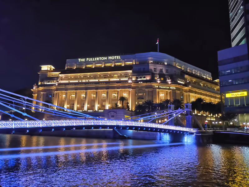 Singapore Private Tour - Cavenagh Bridge