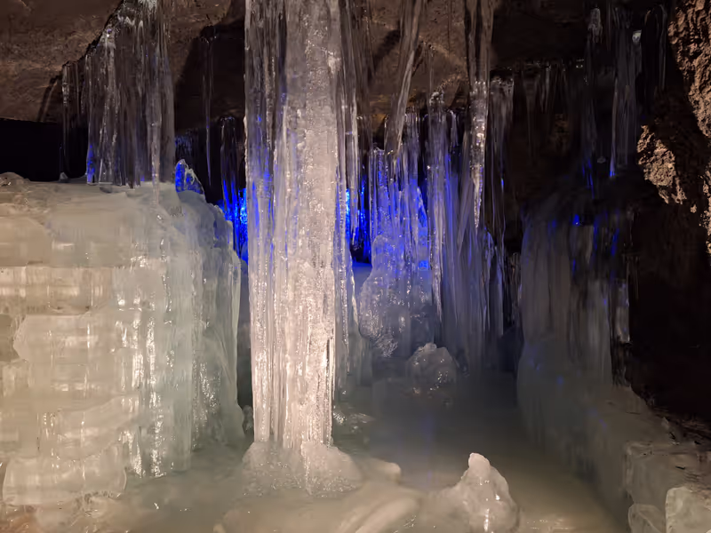 Yamanashi Private Tour - Narusawa Ice Cave in winter