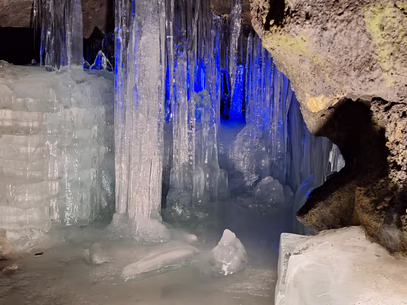 Yamanashi Private Tour - Narusawa Ice Cave in winter