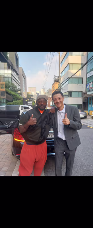 Seoul Private Tour - Hero: Maybach with guests, chauffeur