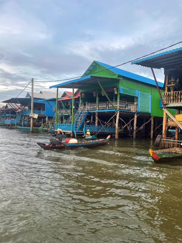 Siem Reap Private Tour - Long stilted house