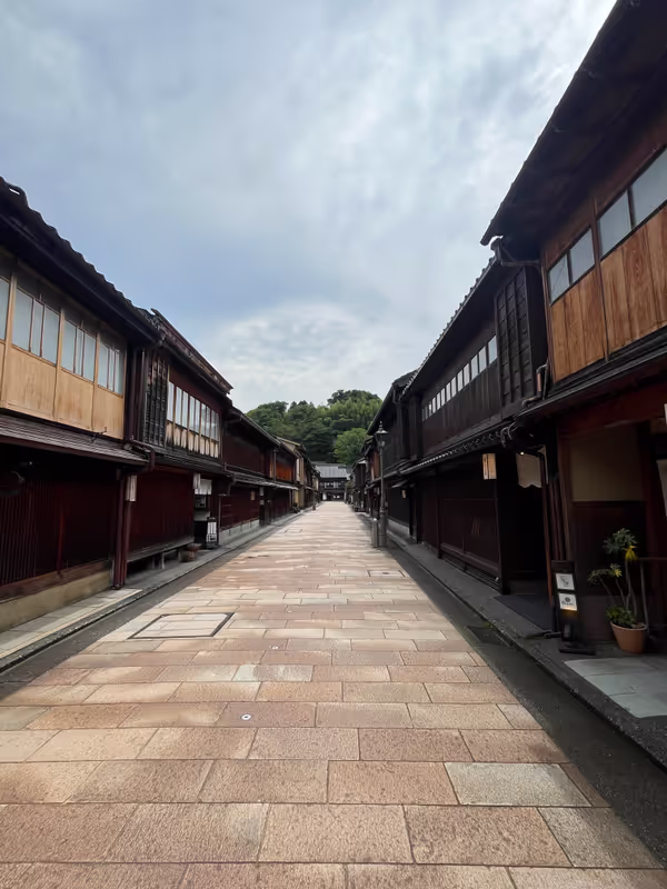 Kanazawa Private Tour - Higashi Chaya Geisha District