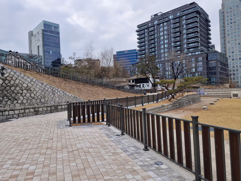 Seoul Private Tour - King Gojong’s Path
