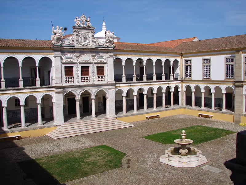 Evora Private Tour - University of Évora