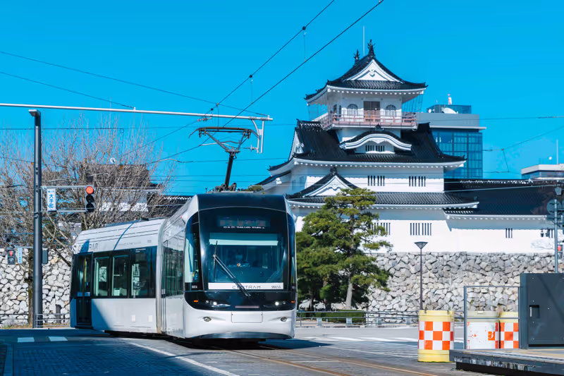 Toyama Private Tour - Toyama castle and tram