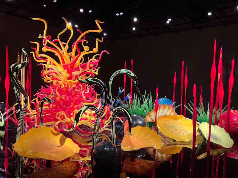 Toyama Private Tour - Dale Chihuly's works