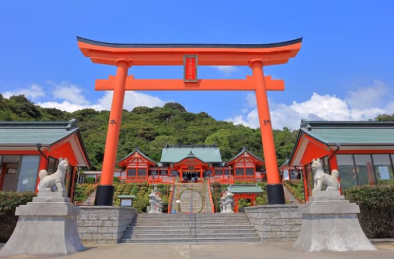 Fukuoka Private Tour - The Grand Torii Gate and Main Hall