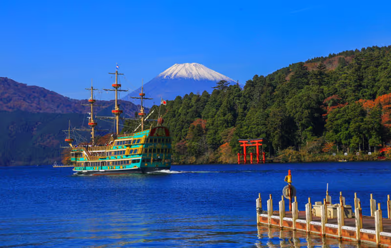 Yokohama Private Tour - pirate ship cruises on Lake